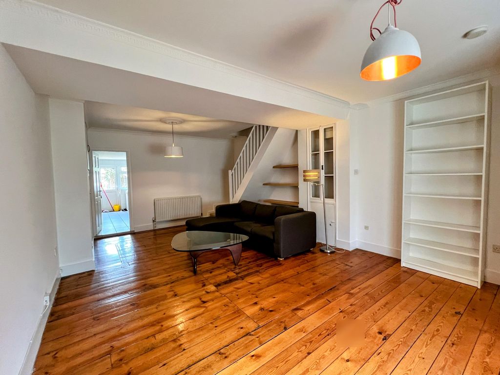 Property photo 1 of 10 Photo 0