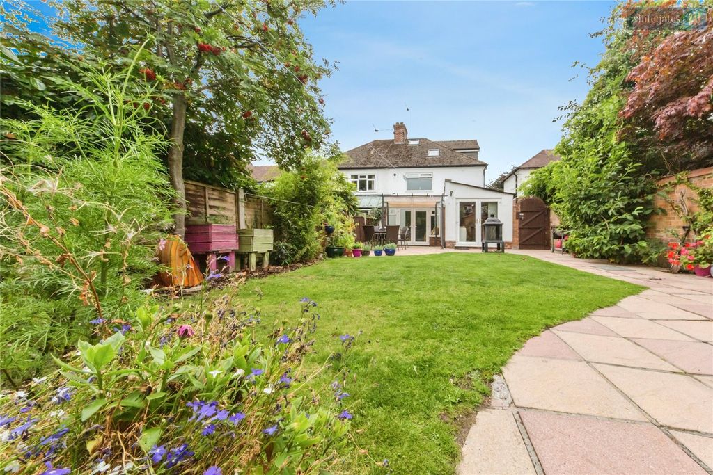 Property photo 2 of 17 Picture No. 32