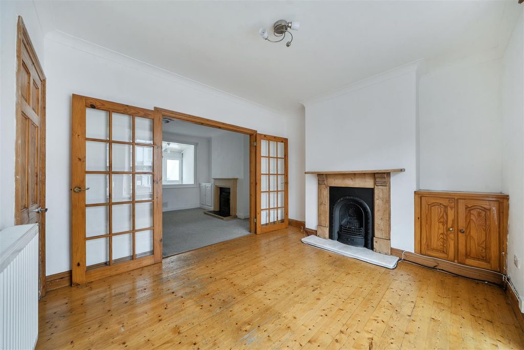 Property photo 2 of 21 1502373-15-6A7461B7cd373.Jpg