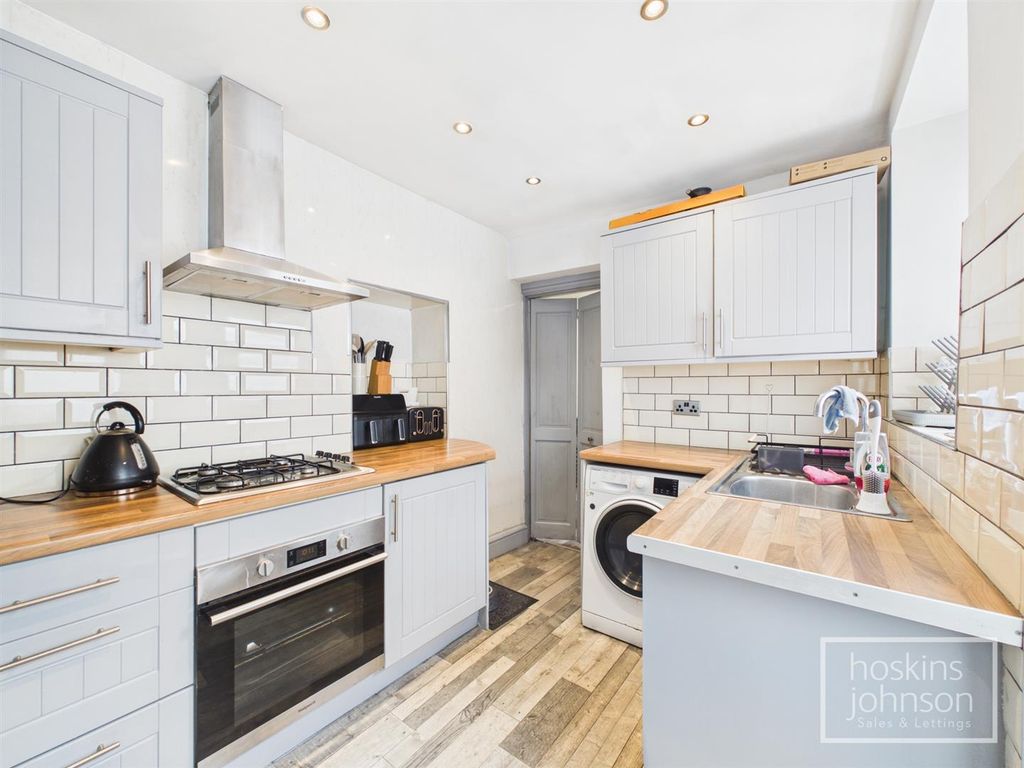 Property photo 3 of 15 Kitchen