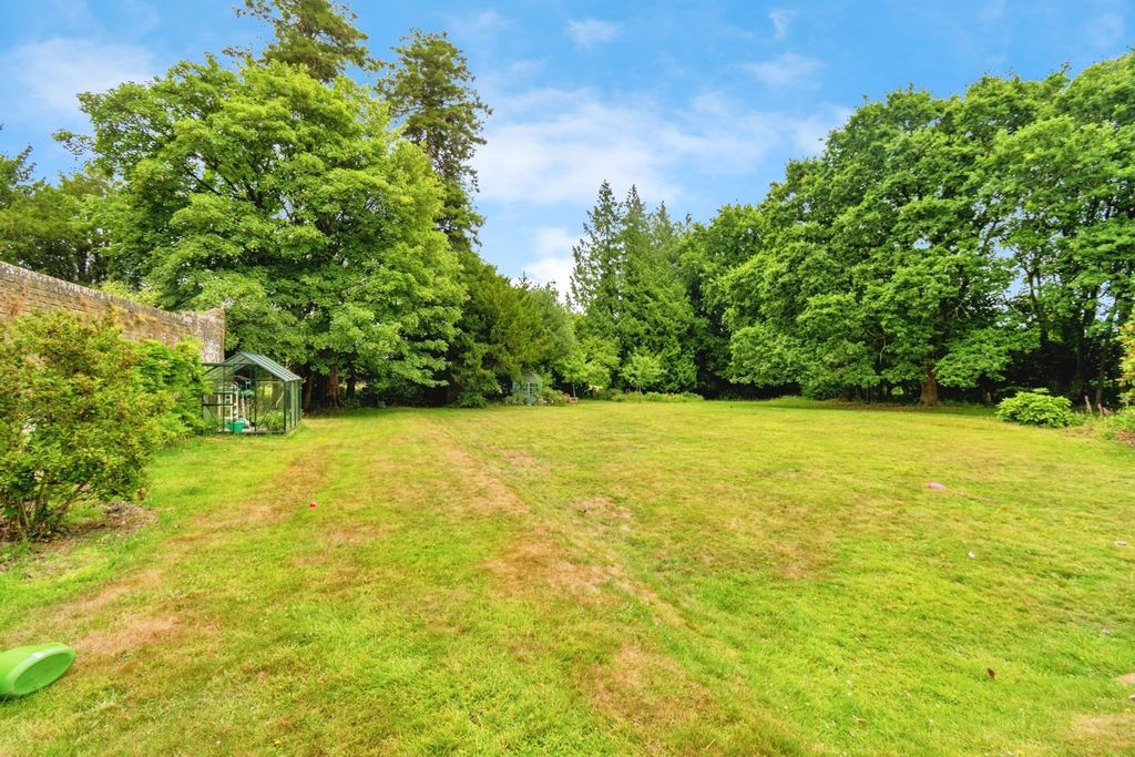 Property photo 2 of 16 Photo