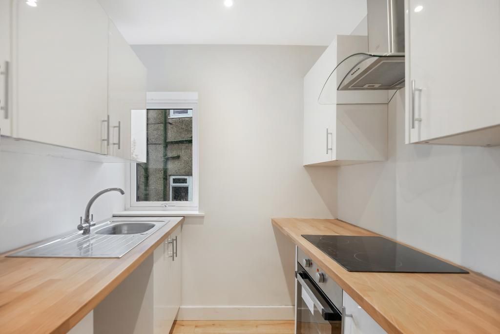 Property photo 3 of 20 Kitchen