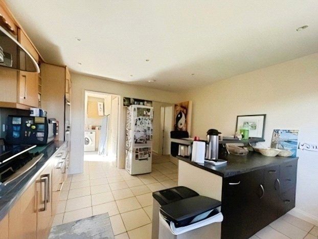 Property photo 3 of 17 Picture No. 34