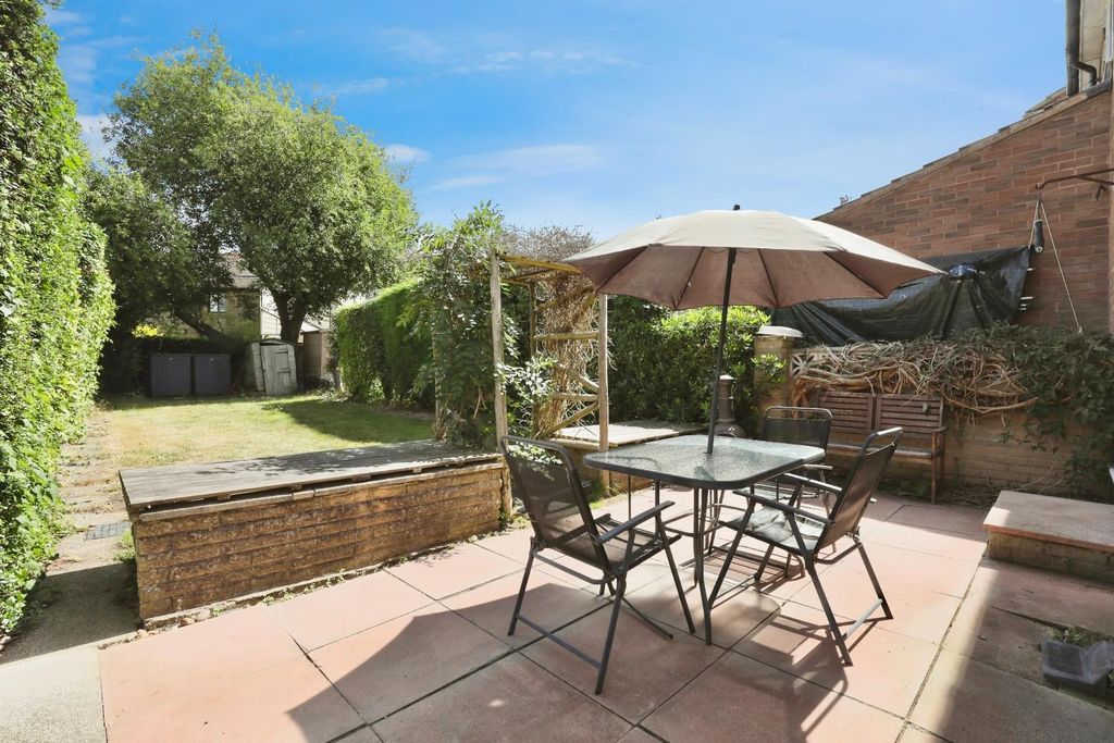 Property photo 3 of 16 Garden