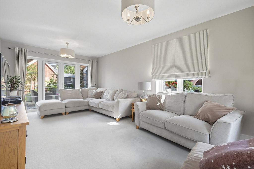 Property photo 2 of 14 Living Room