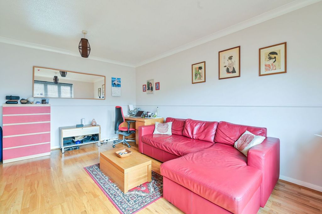 Property photo 2 of 11