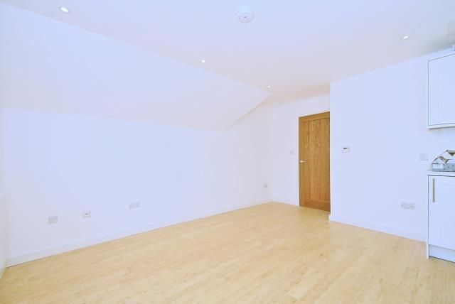 Property photo 2 of 8 9