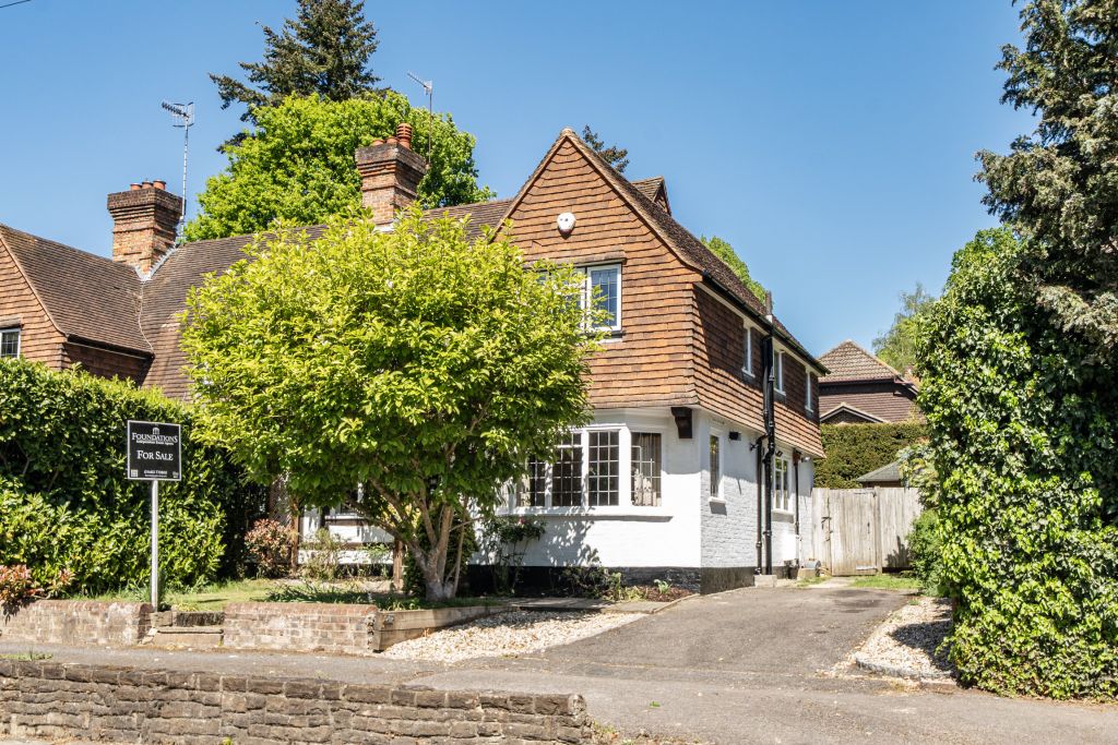 Property photo 1 of 18