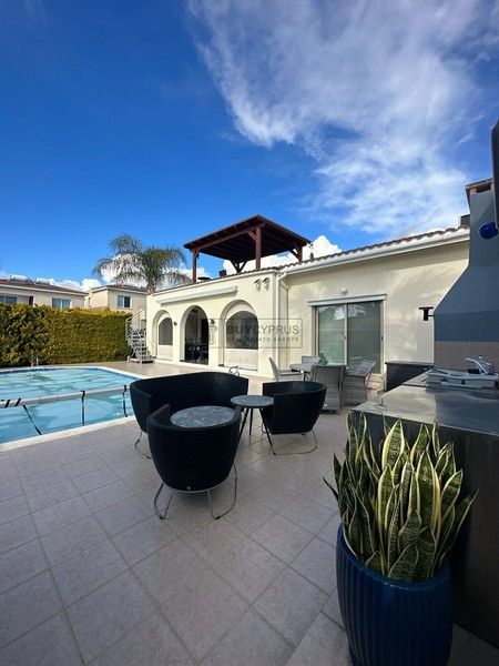 Property photo 1 of 26