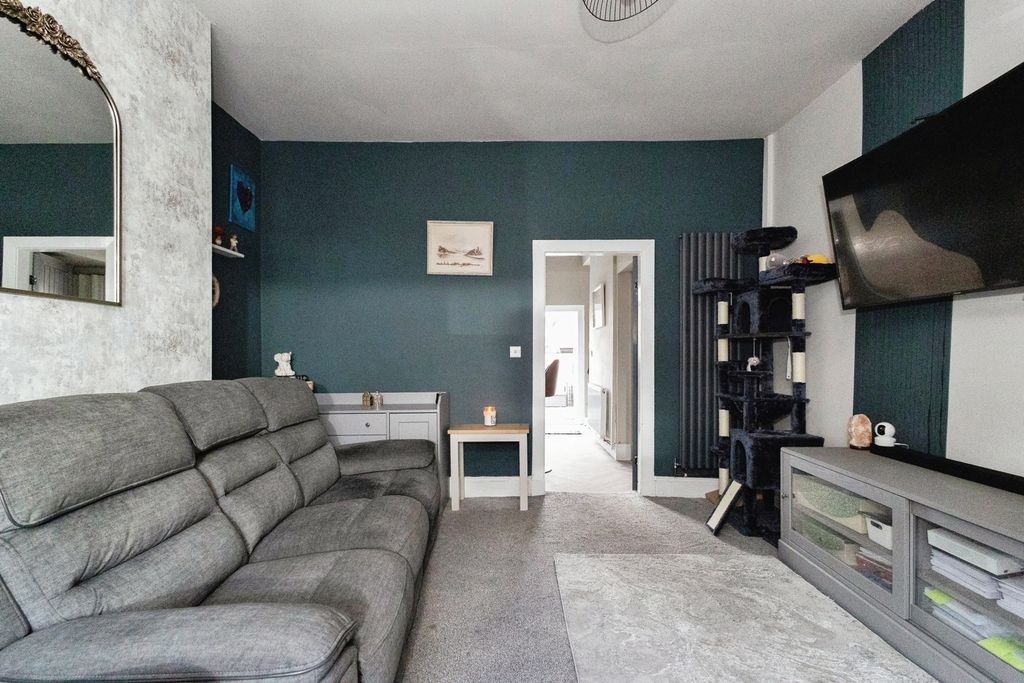 Property photo 2 of 22 Pbox-Img.Jpg