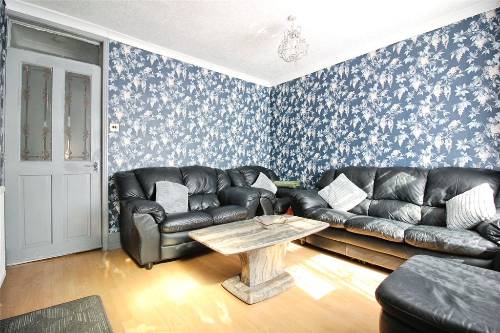 Property photo 3 of 8 Picture No. 06
