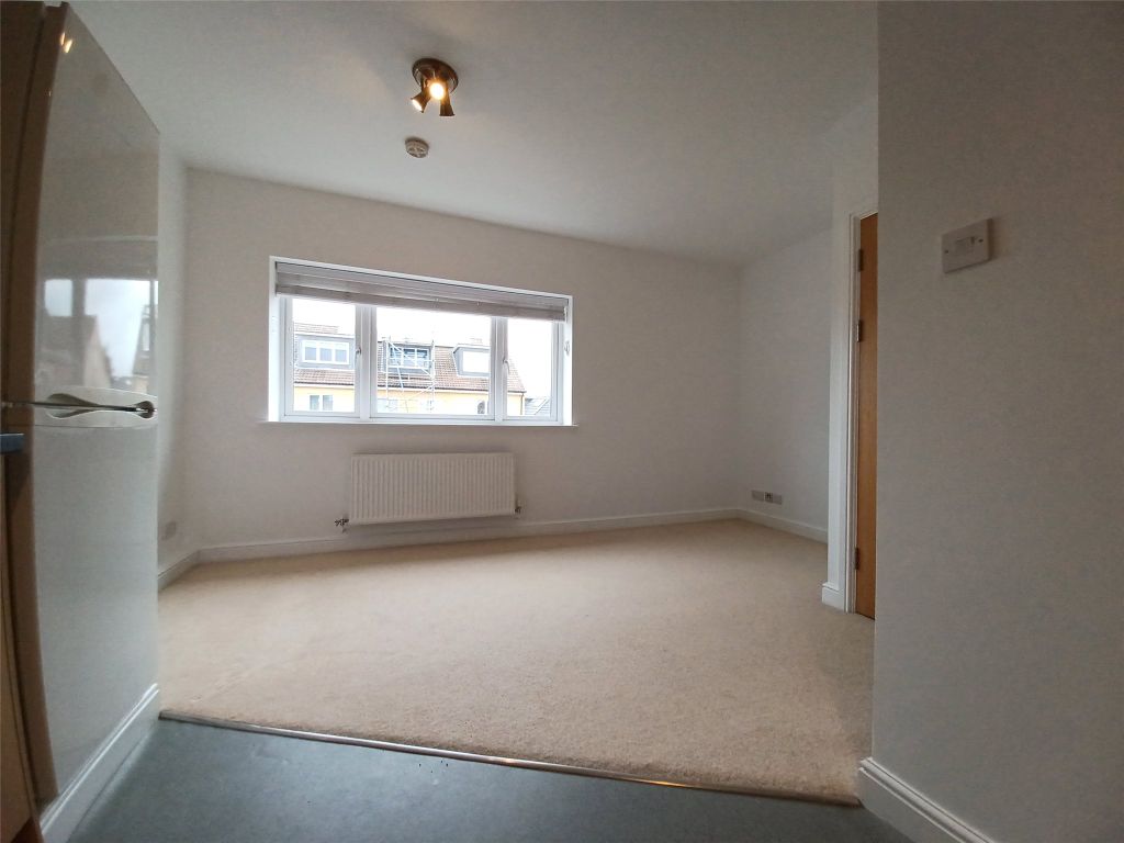 Property photo 3 of 7 Living Area