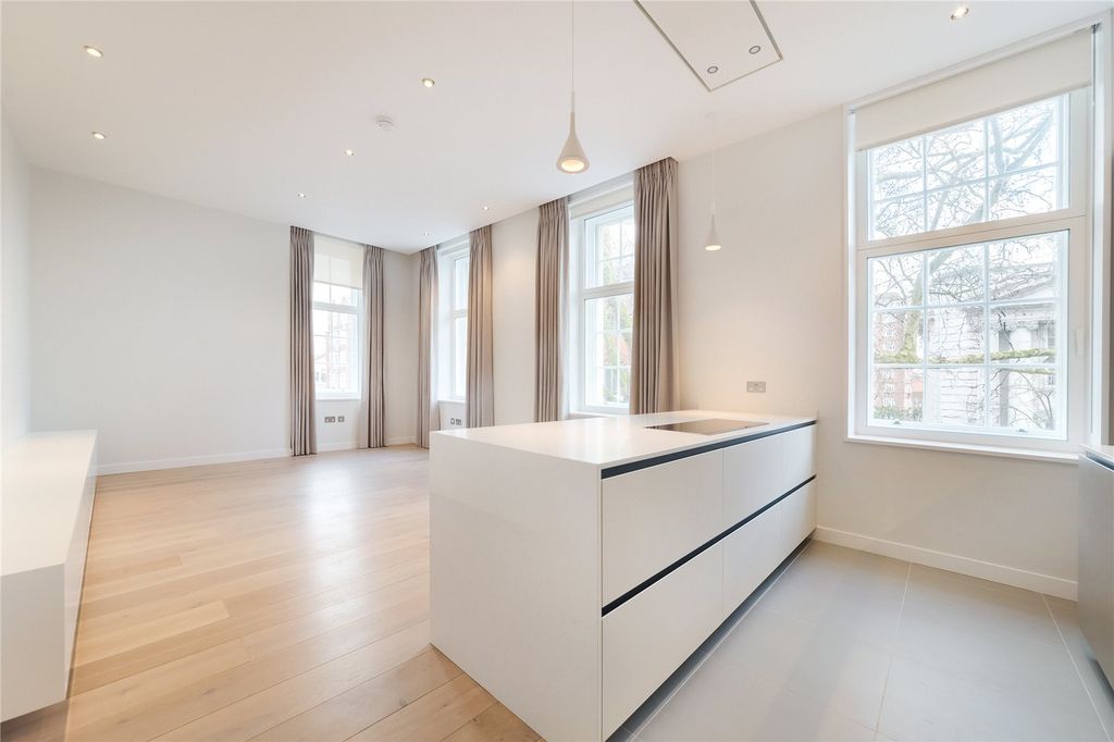 Property photo 3 of 15 Kitchen/ Reception