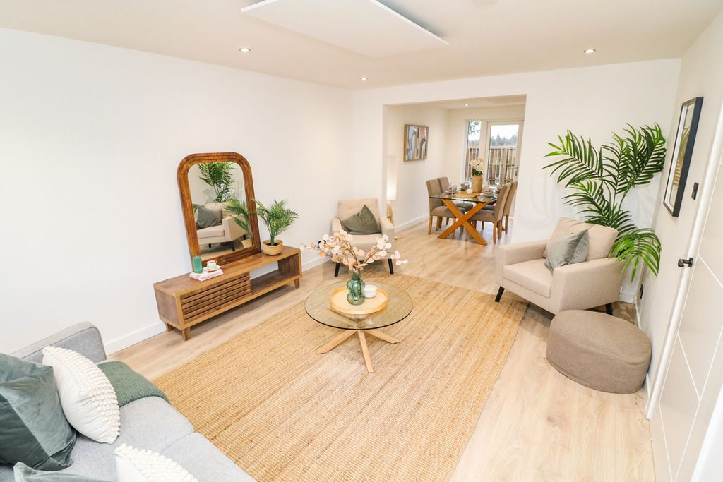 Property photo 3 of 27