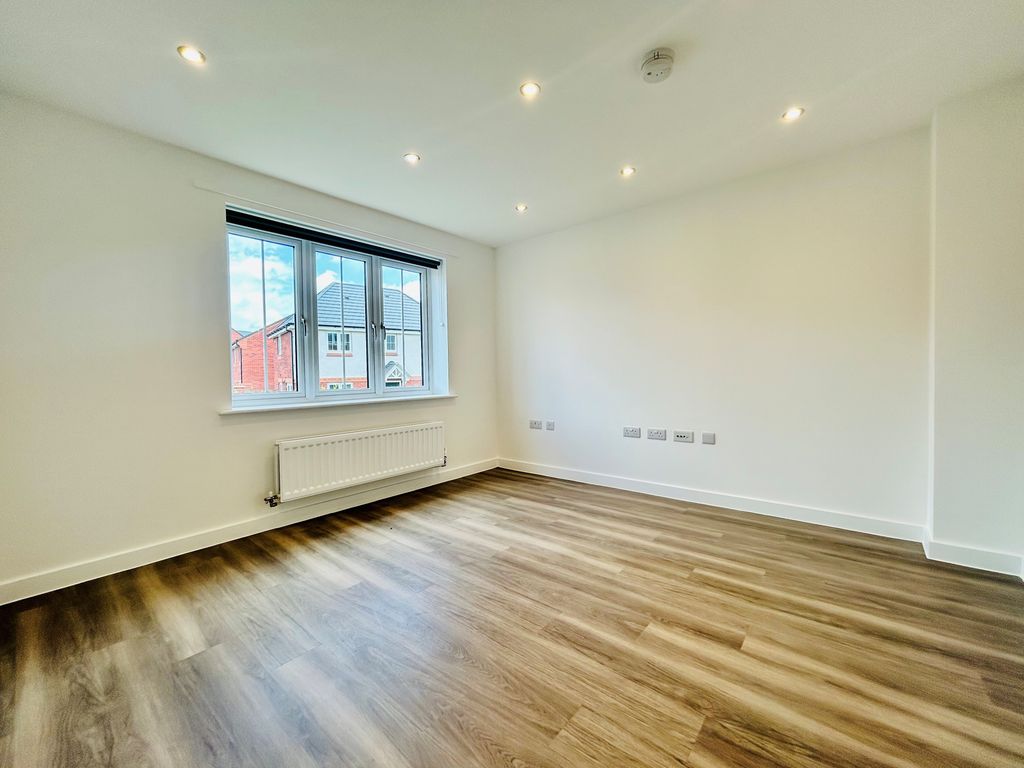 Property photo 1 of 12 Living Room