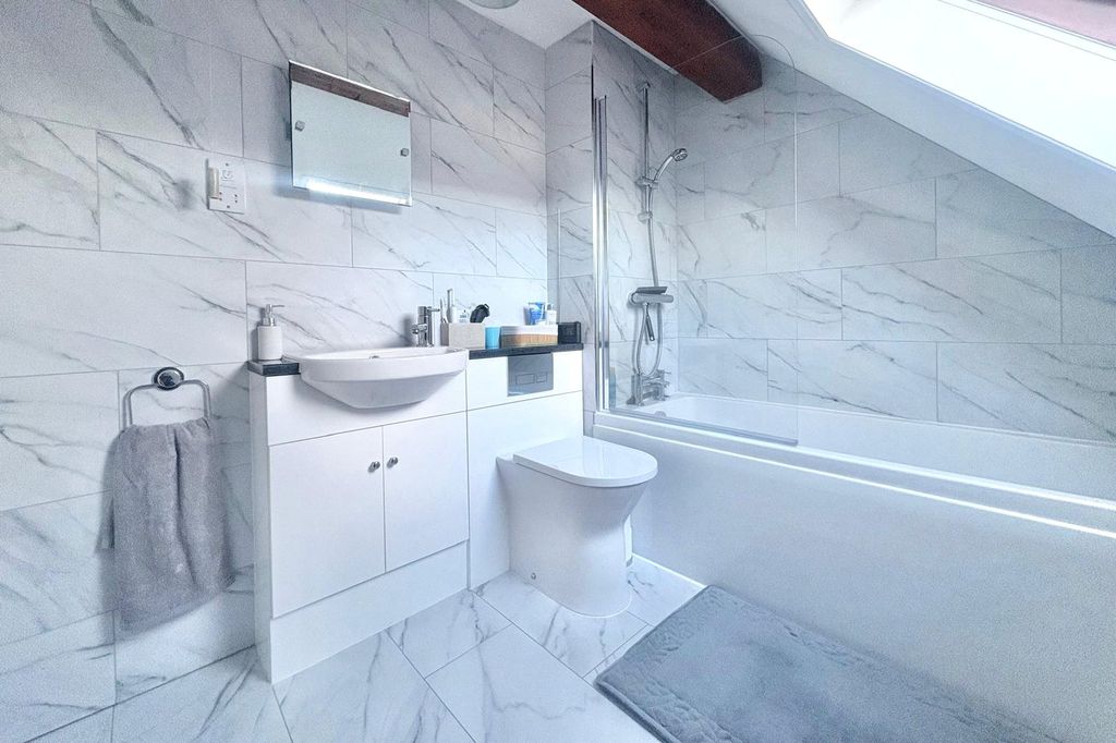 Property photo 3 of 11 Picture No. 04