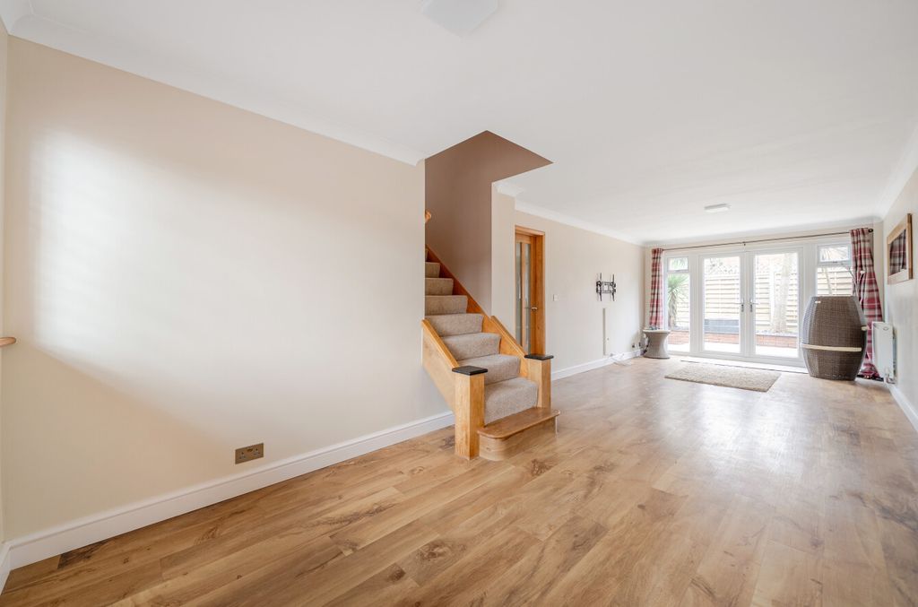 Property photo 2 of 12 1429885-5-69B83F8...