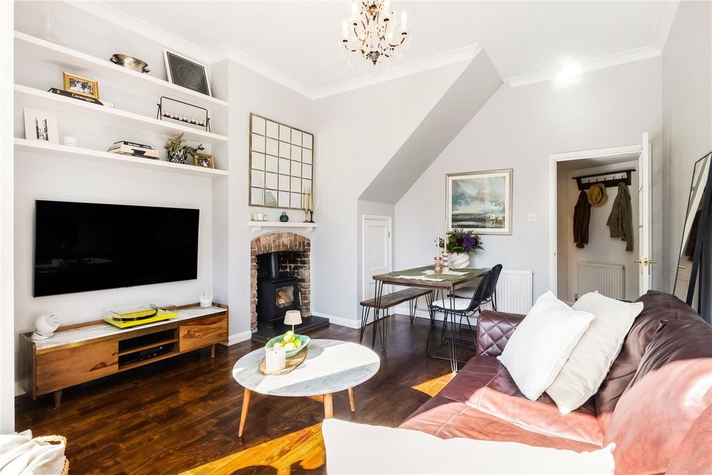 Property photo 3 of 13 Reception