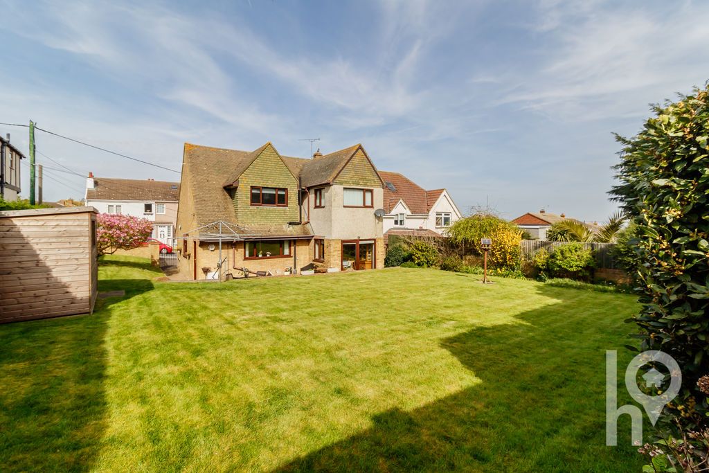 Property photo 3 of 10 Photo 9