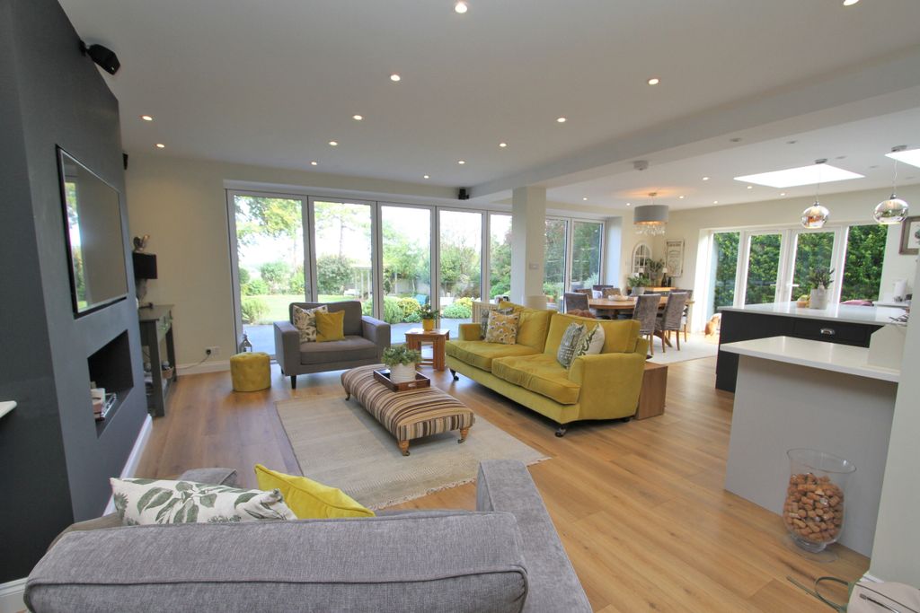 Additional image 8 of 5 bed detached house for salePrideaux Road, Eastbourne BN21