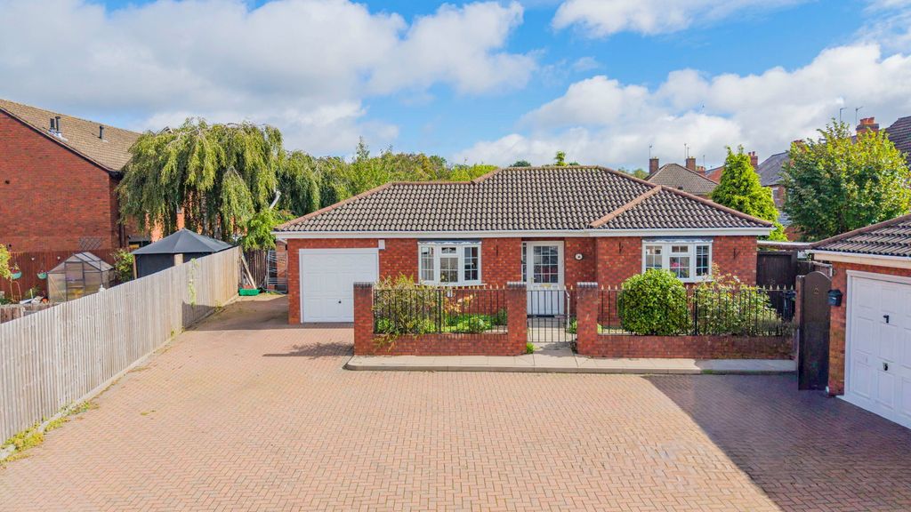 Property photo 1 of 29