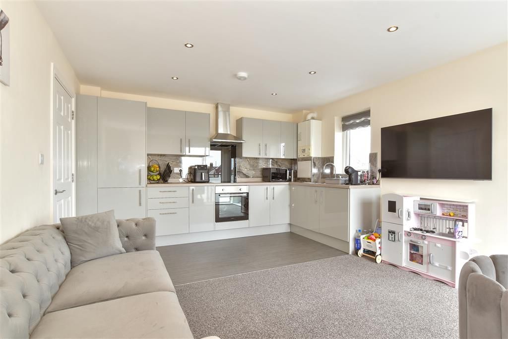 Property photo 1 of 7 Kitchen/ Living Area