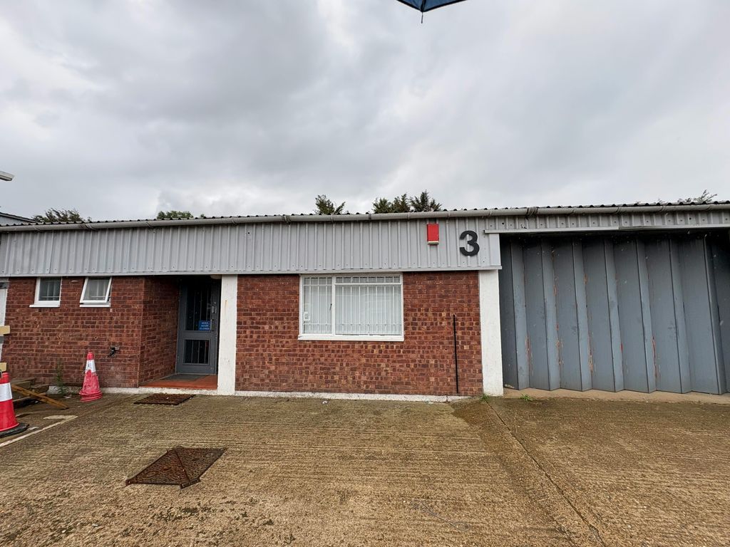 Property photo 1 of 10 Unit 3  External 2.Jpg