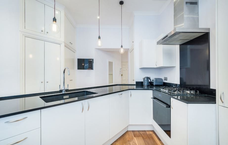 Property photo 2 of 6 Kitchen