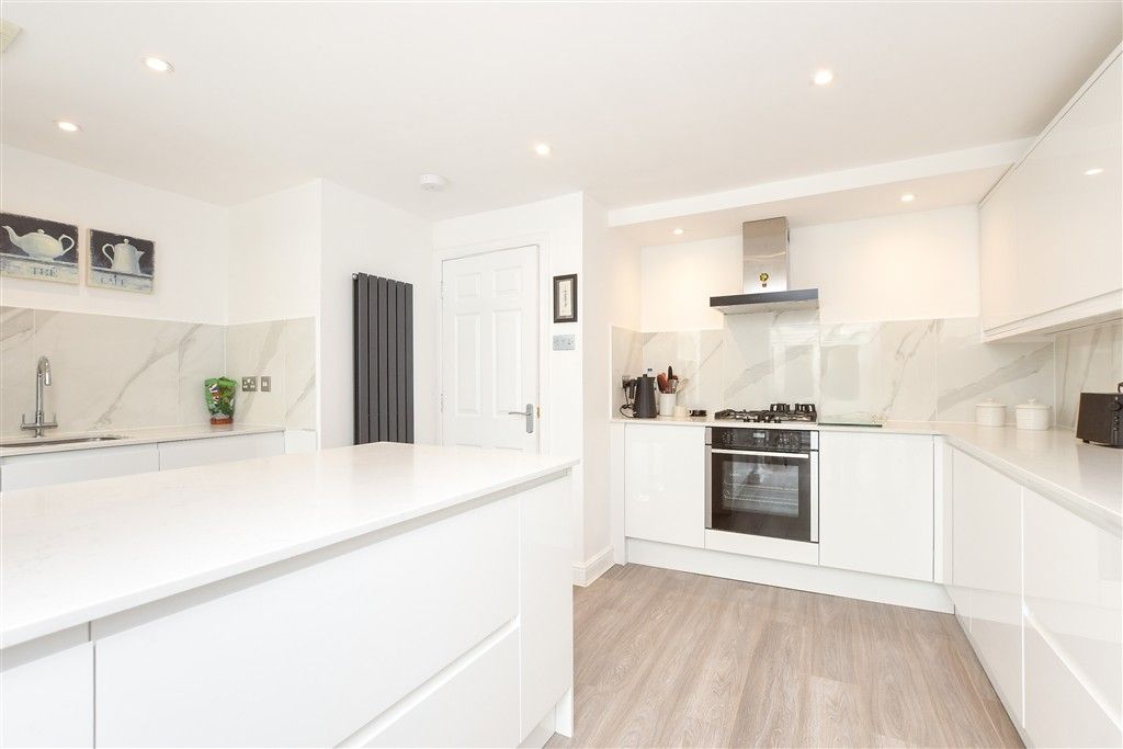 Property photo 2 of 20 Kitchen