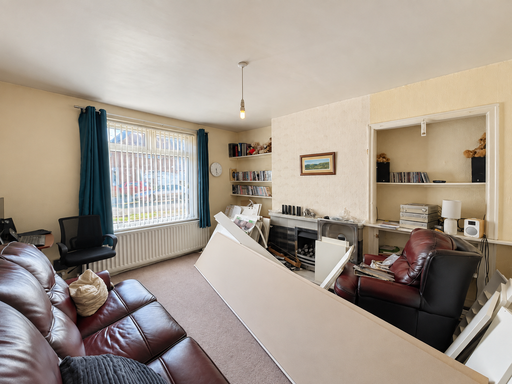 Property photo 3 of 12 Lounge