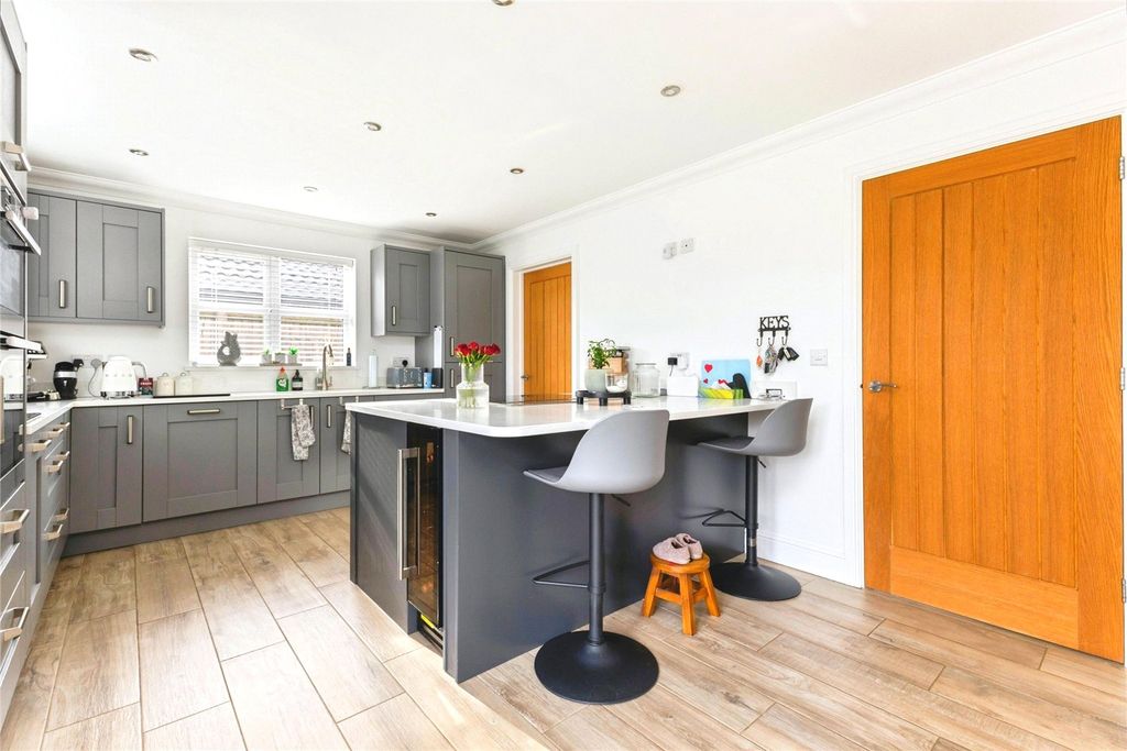 Property photo 3 of 21 Picture No. 29