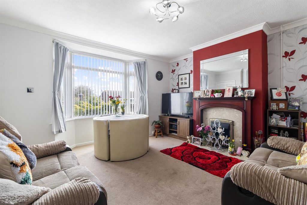 Property photo 3 of 12 Photo 4