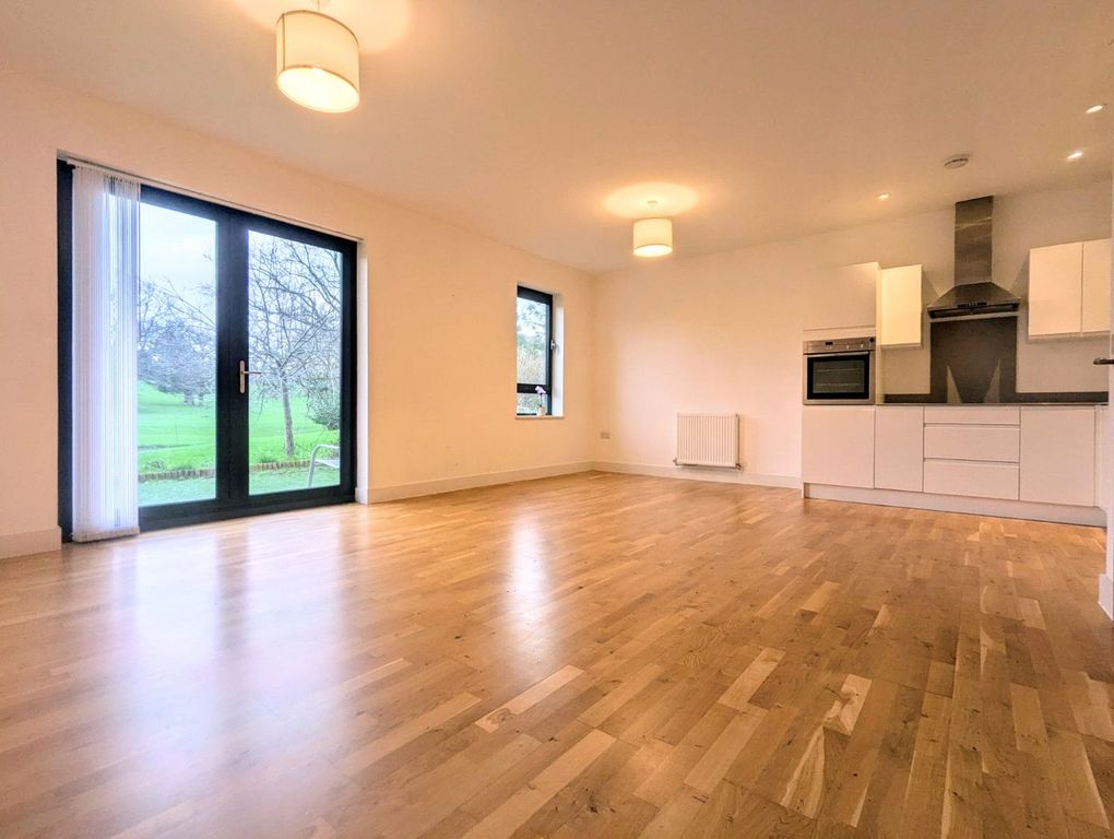 Property photo 1 of 9 Living Area