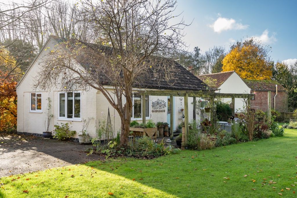 Property photo 3 of 32 Iq_00240