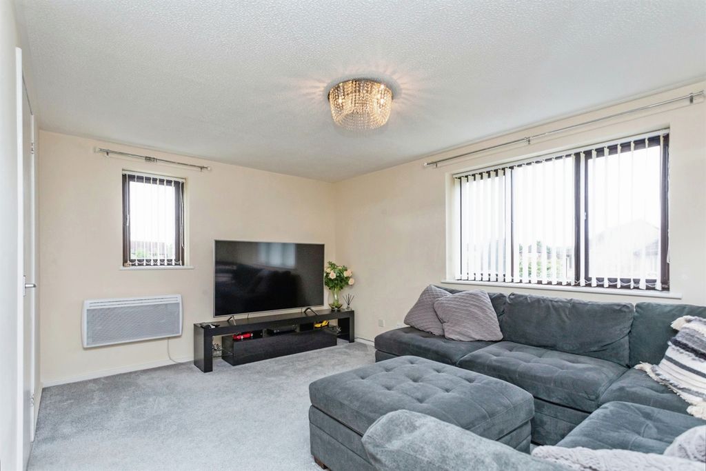 Property photo 3 of 11