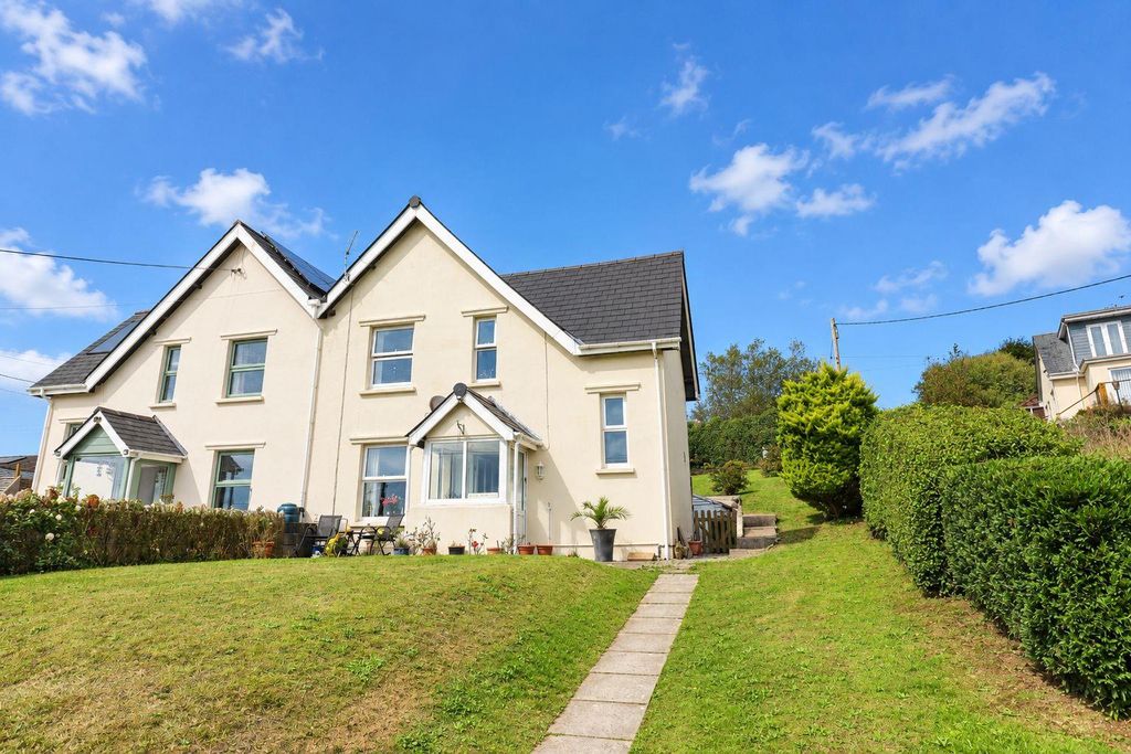Property photo 1 of 11 Front.Jpg