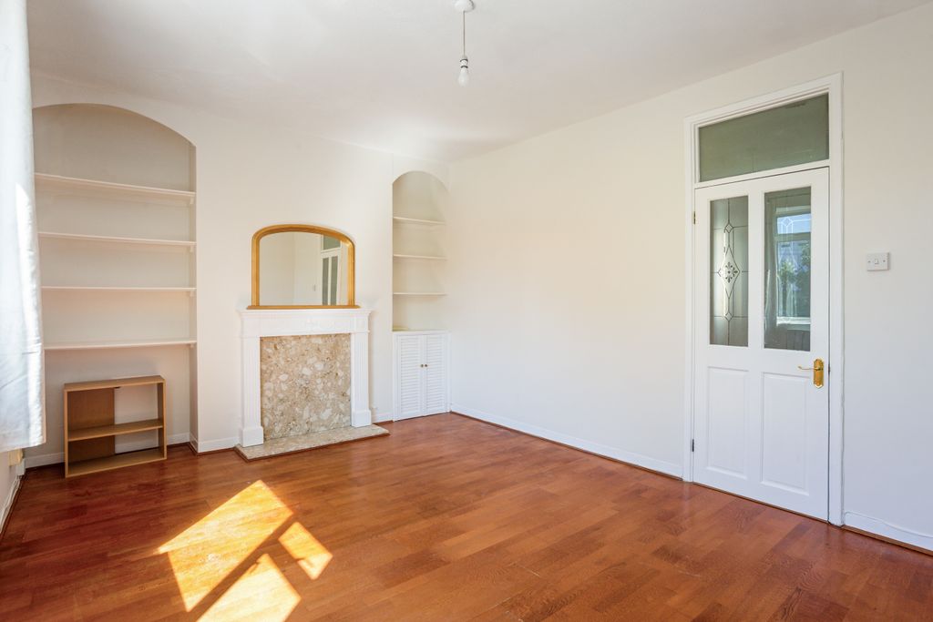 Property photo 3 of 12 2
