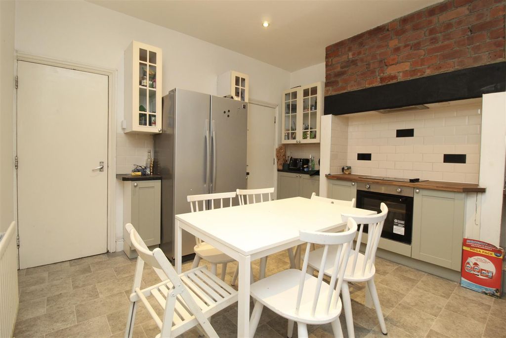 Property photo 3 of 13 957B25Be-2373-4416-8881-A2270Bfa133C_1_201_A.Jpeg