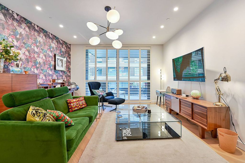 Property photo 2 of 12