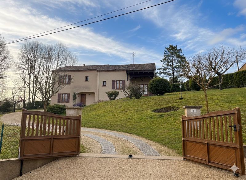 Property photo 1 of 17 Photo 1