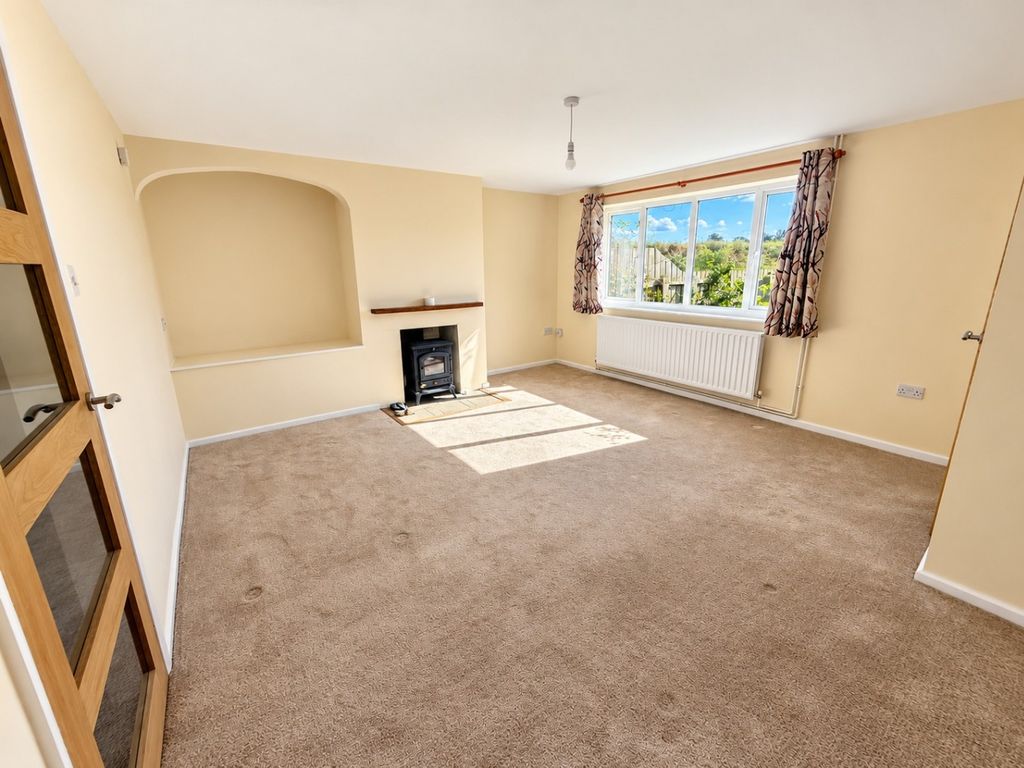 Property photo 3 of 11 5895042
