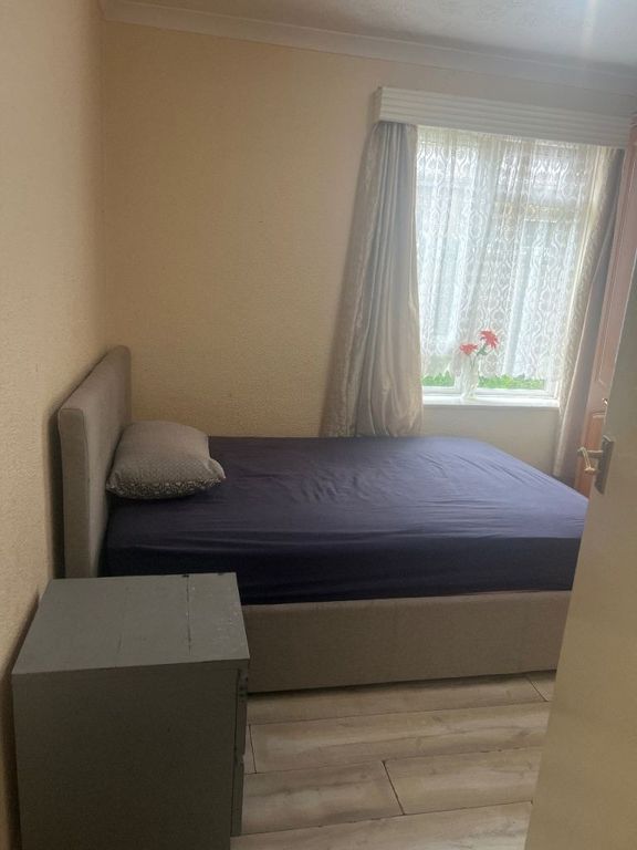 Property photo 1 of 2