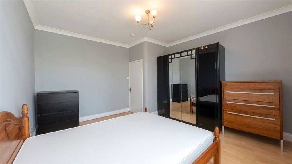 Property photo 2 of 16 Picture No. 02