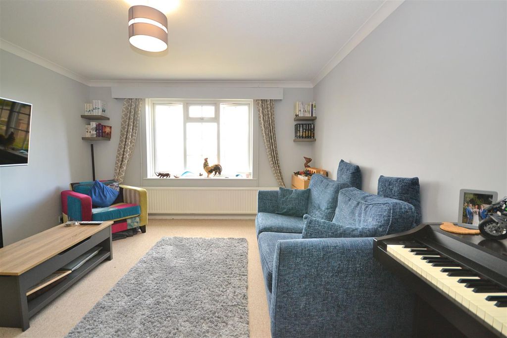 Property photo 2 of 13 20 (18).Png