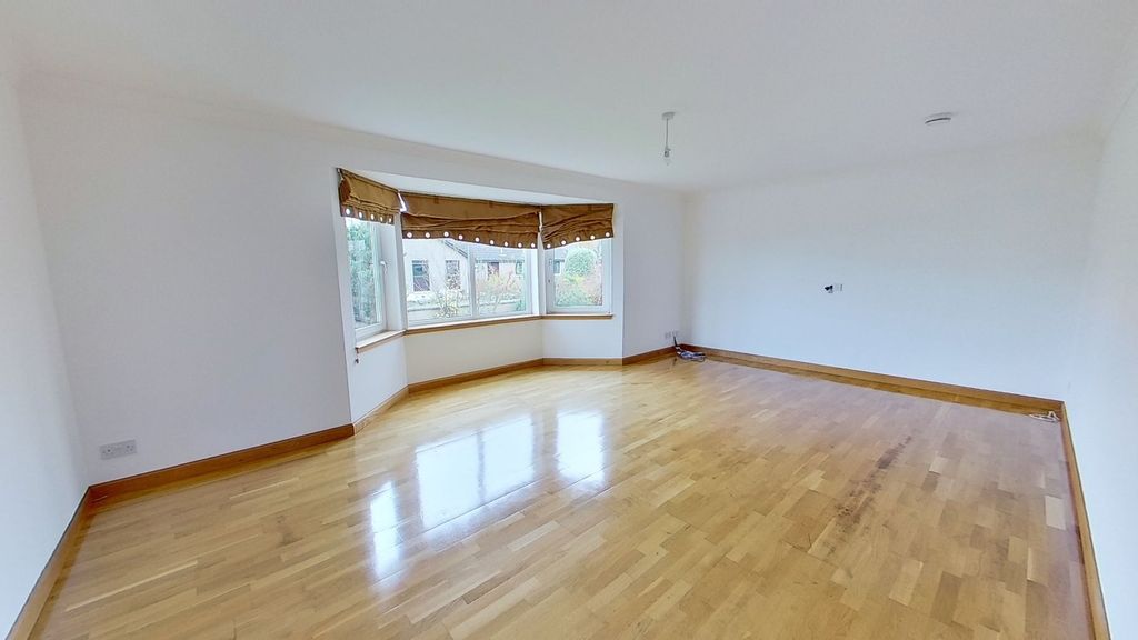 Property photo 2 of 21 Picture No. 28