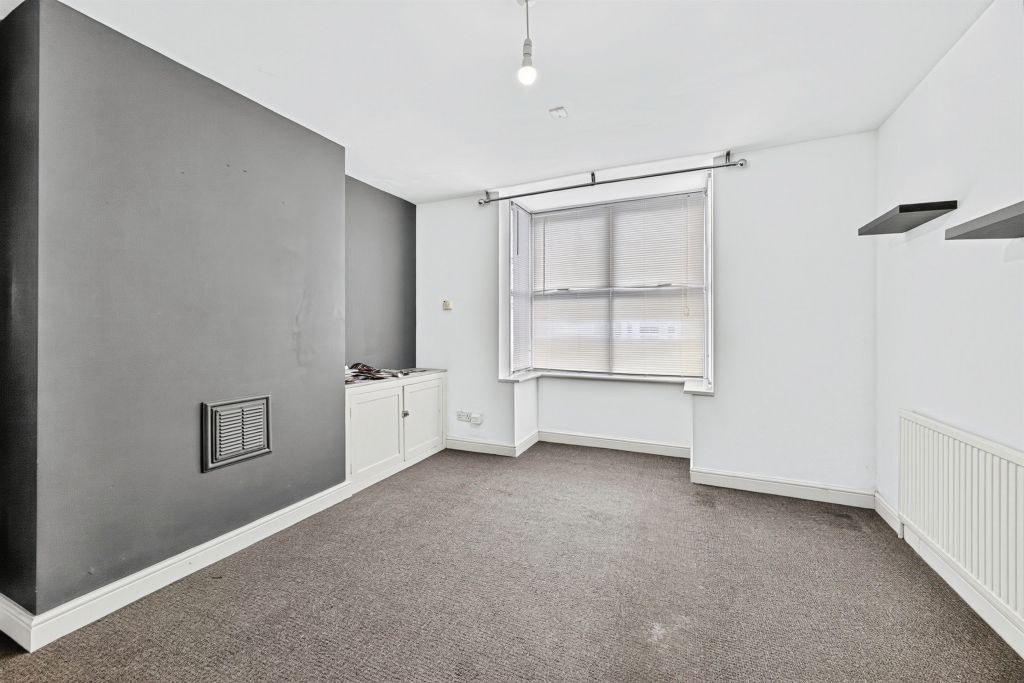 Property photo 2 of 25
