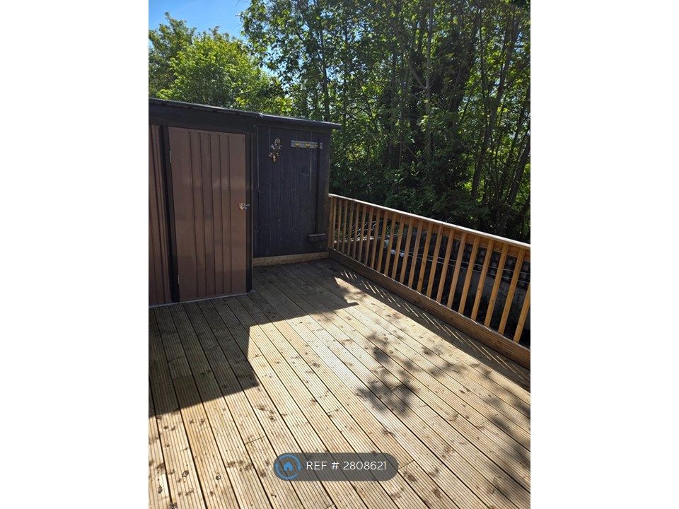 Property photo 3 of 20 Decking