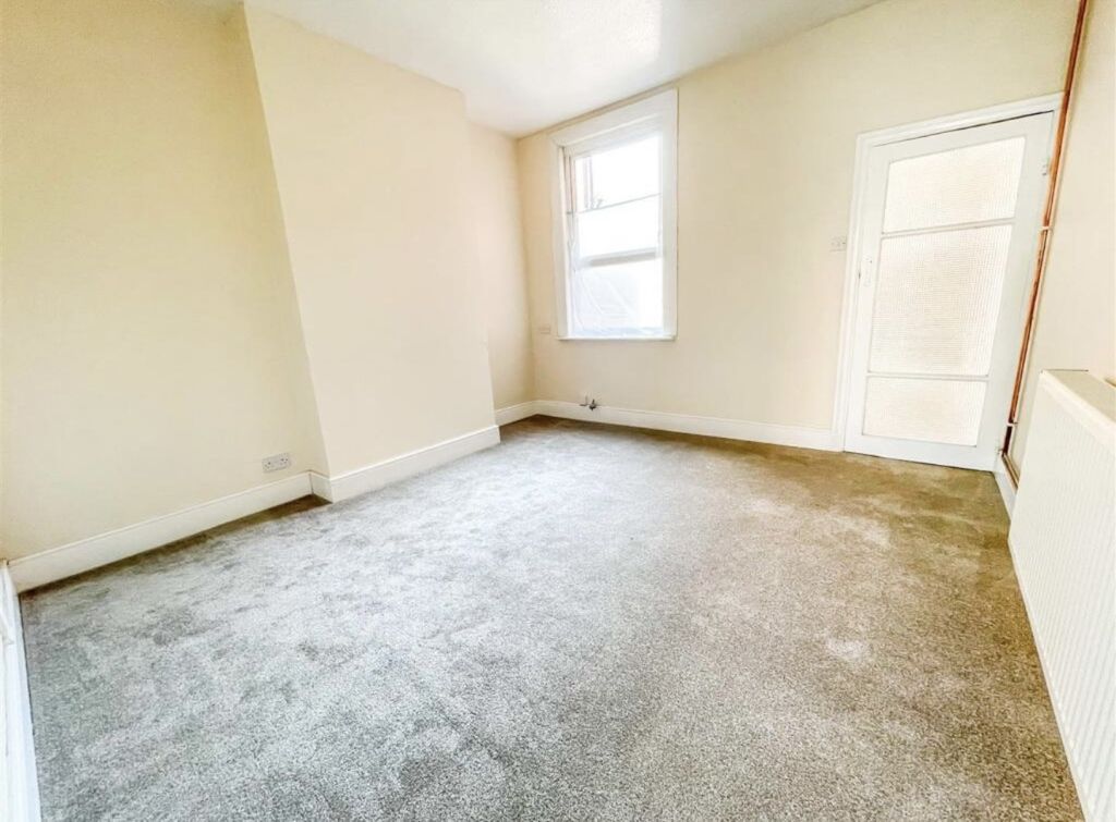 Property photo 3 of 9 Thumbnail_Img_7600