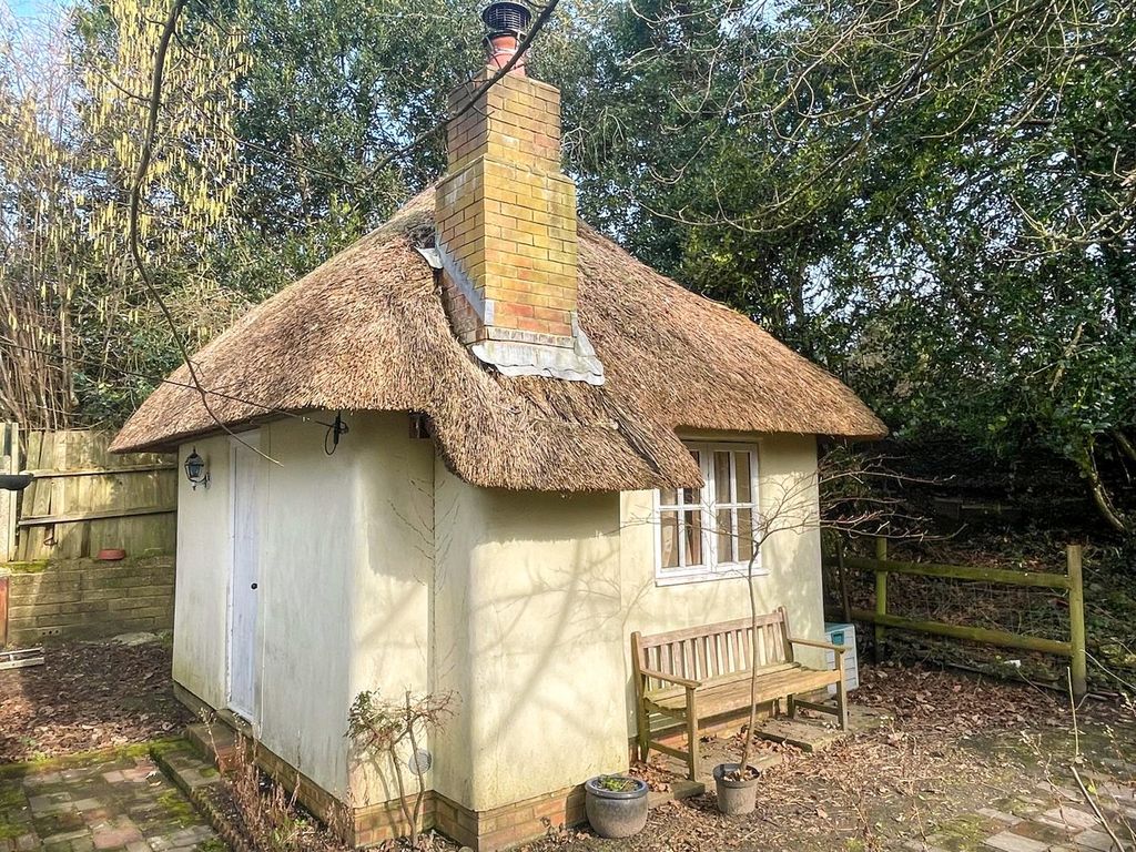 Property photo 3 of 12