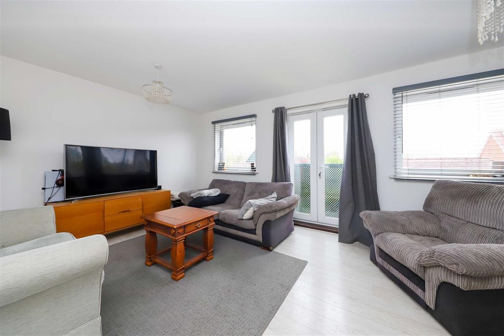 Property photo 2 of 16 Living Room